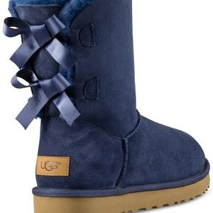 Ugg short bailey bow boots